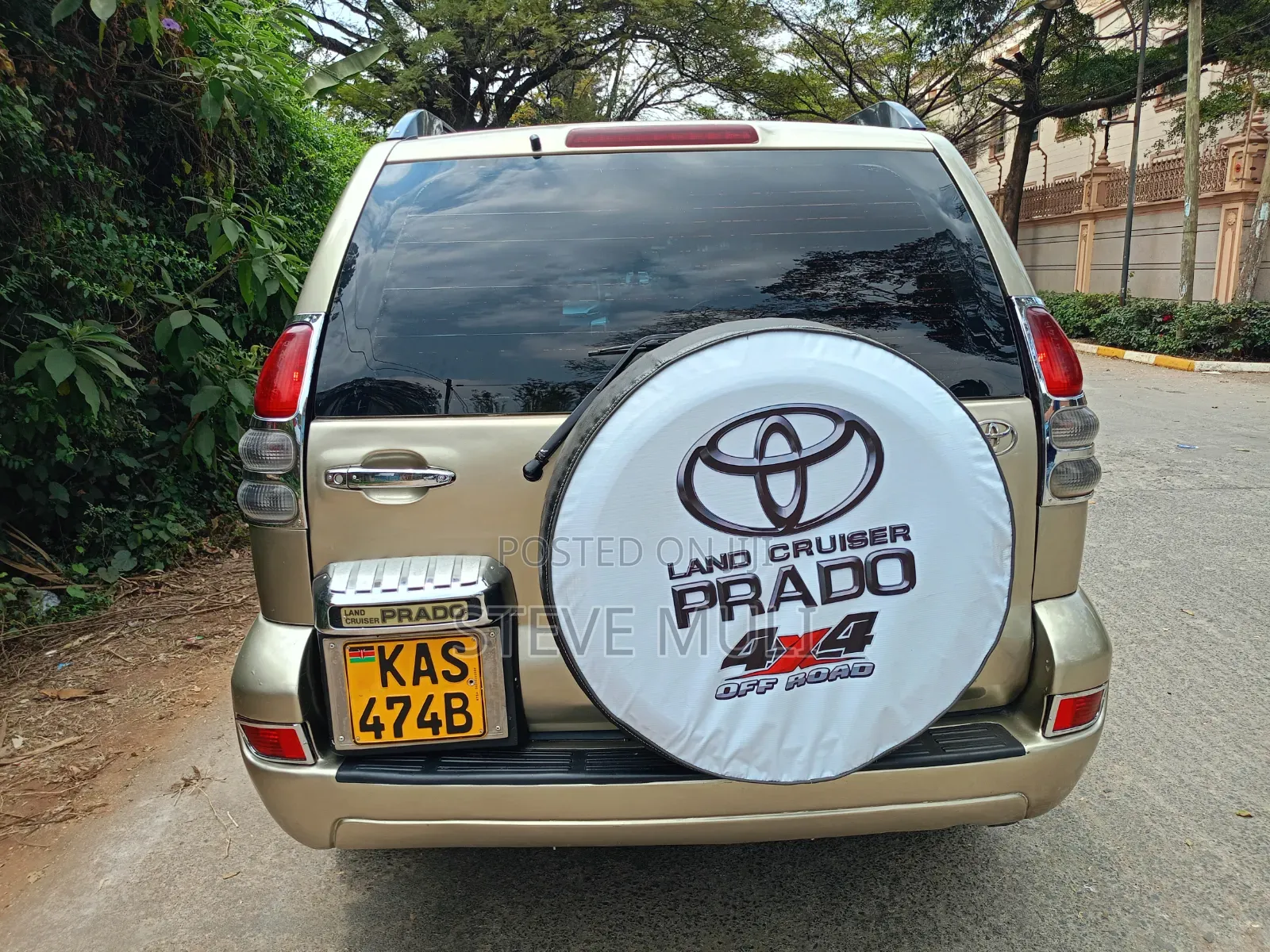 Toyota Hilux 2003 Gold