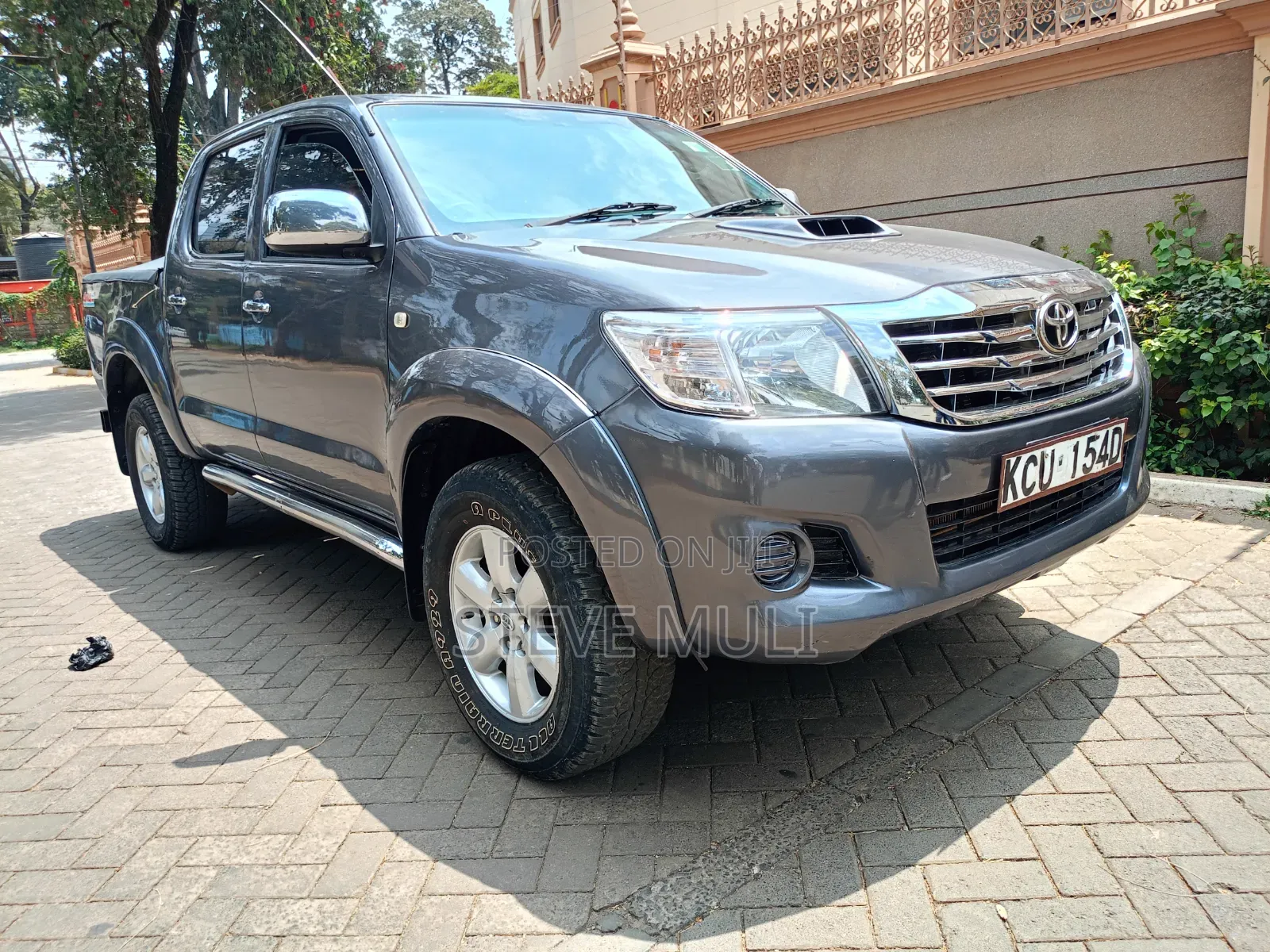 Toyota Hilux 2012 Gray