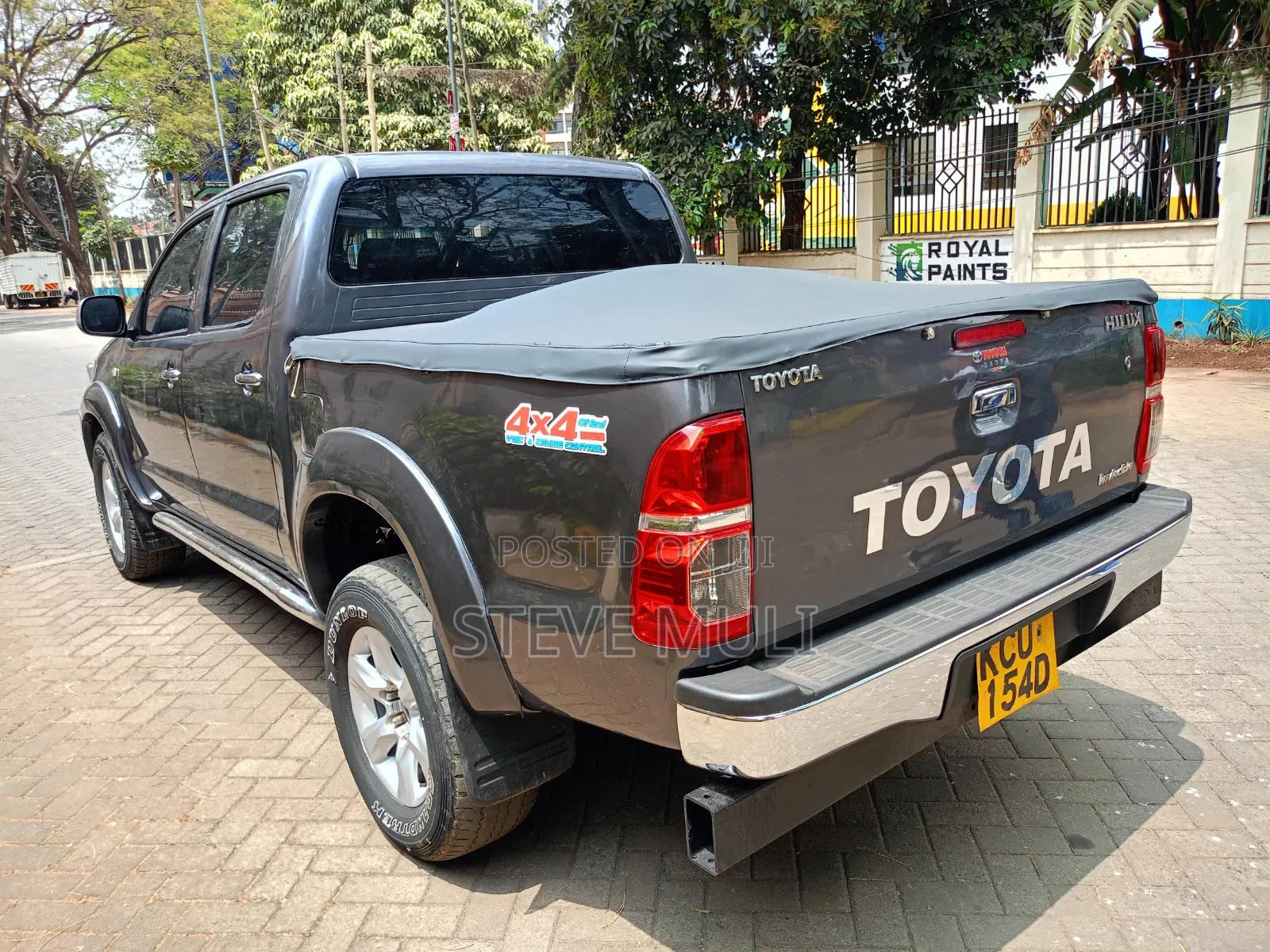 Toyota Hilux 2012 Gray