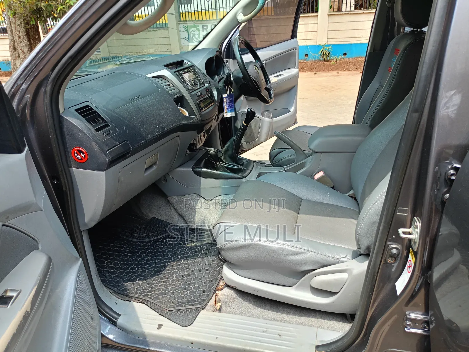 Toyota Hilux 2012 Gray