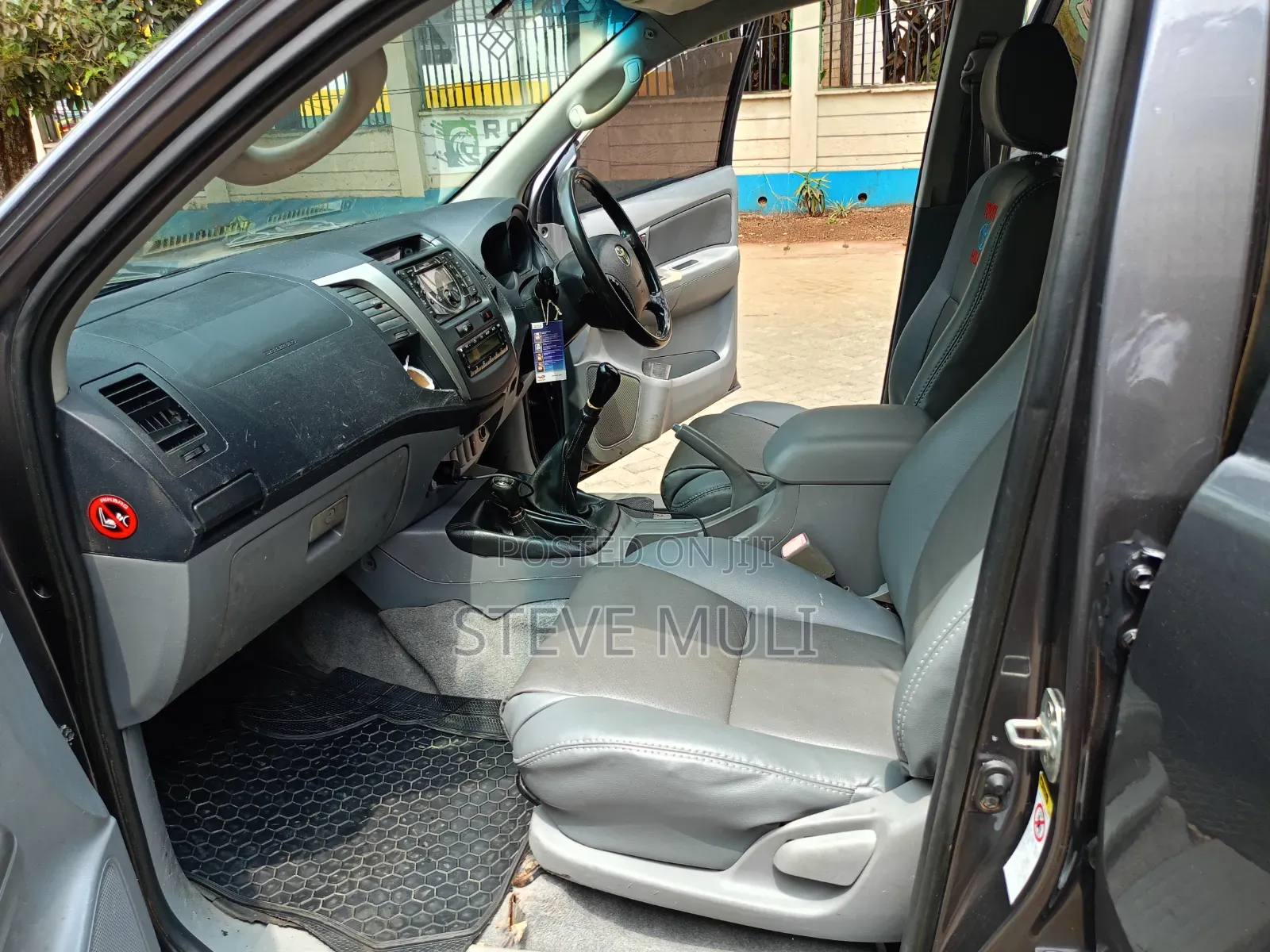 Toyota Hilux 2012 Gray