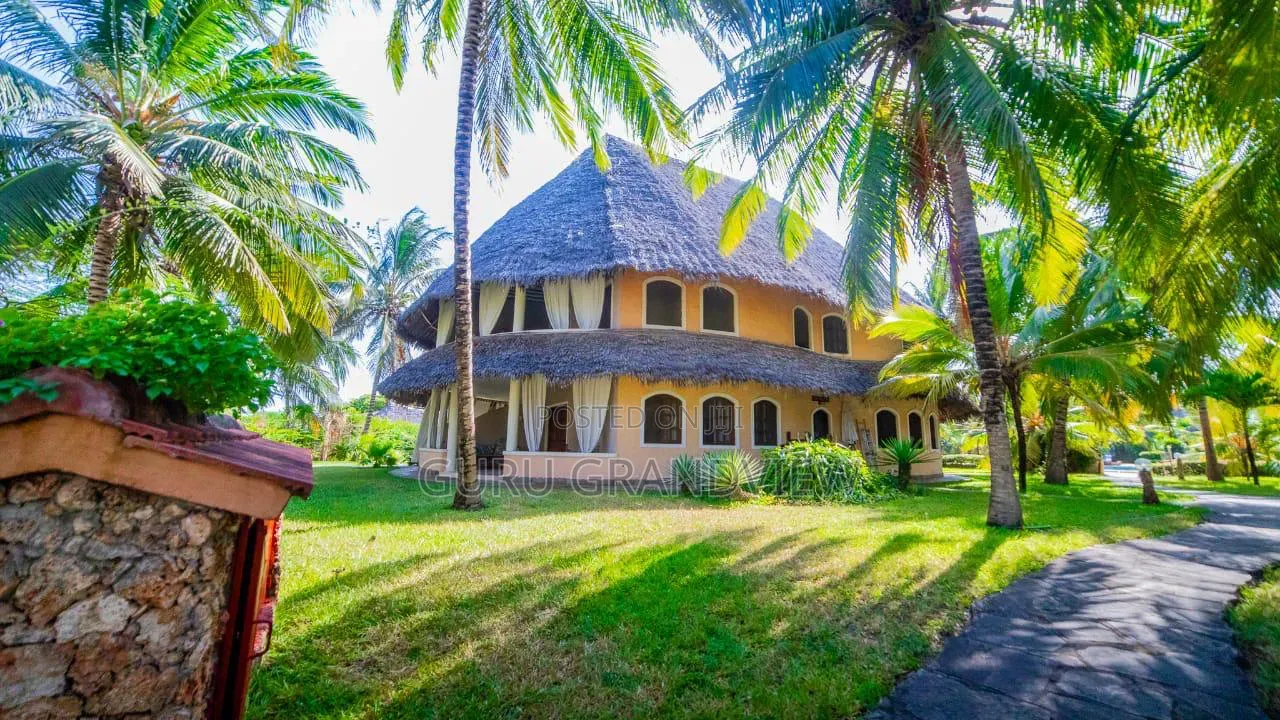 Beachfront Malindi Villa 2 Bedroom at Golden Beach