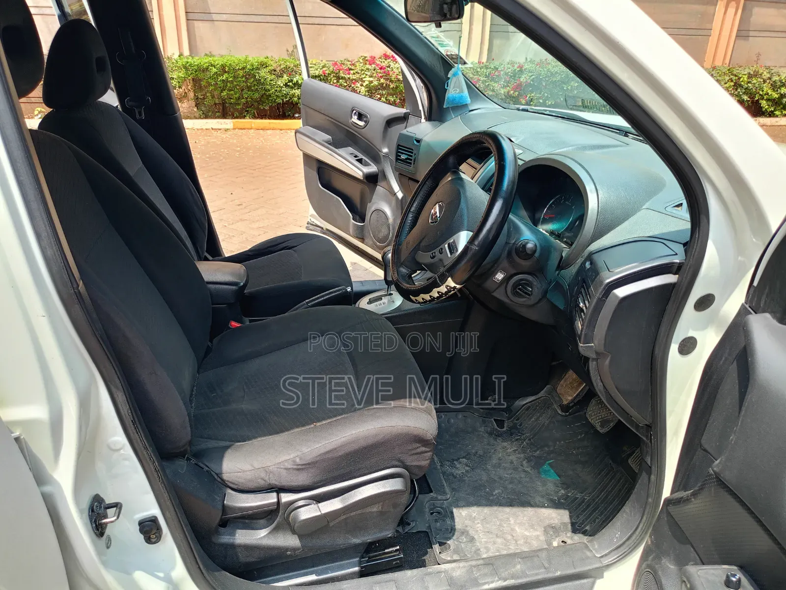 Nissan X-Trail 2011 White