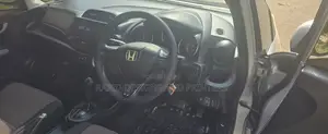 Honda Fit Shuttle 1.3 Hybrid 2WD 2012 Silver