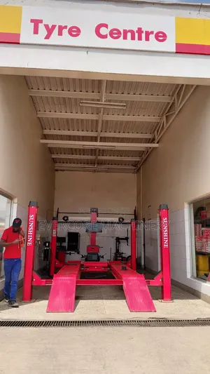 3d Wheel Alignment Machine With 4 T Carlift Machine.