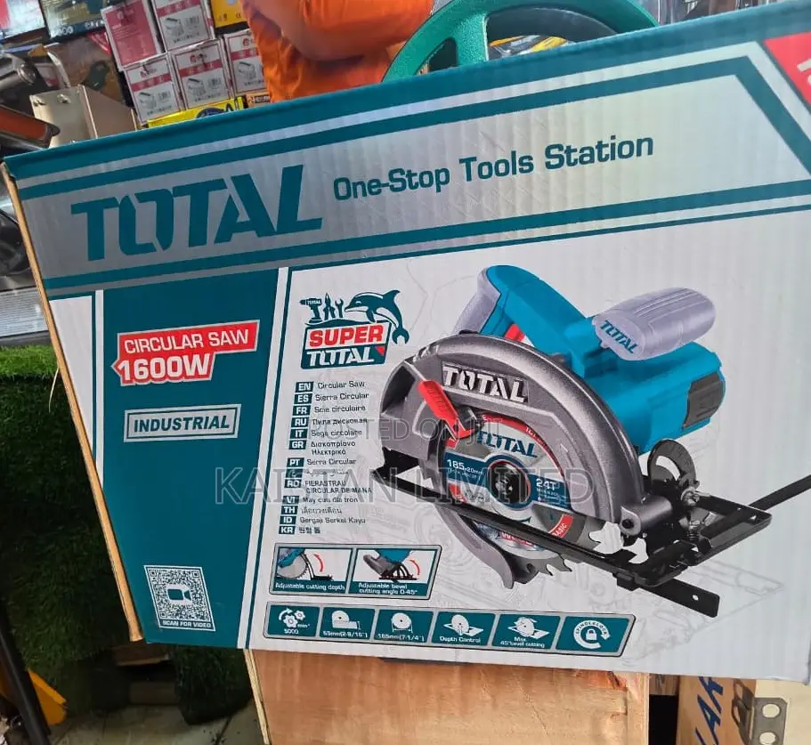 Total Circular Saw 1600W
