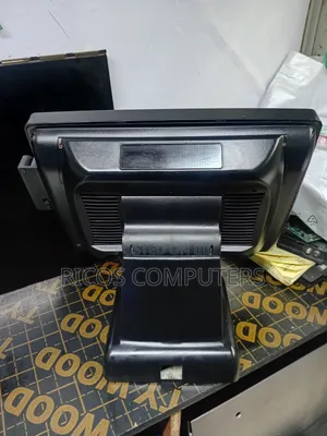 Desktop Computer 4GB Intel Xeon HDD 500GB