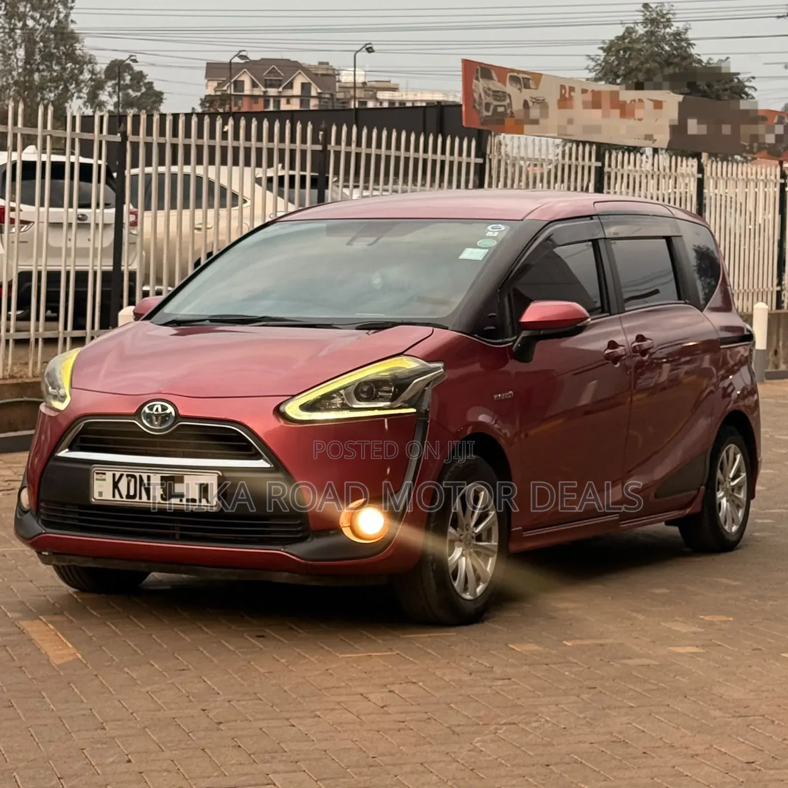 Toyota Sienta 2017 Red