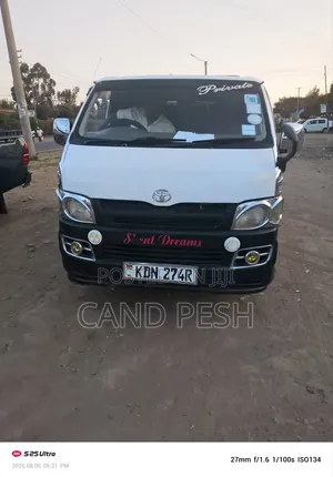 Toyota HiAce 2012 White