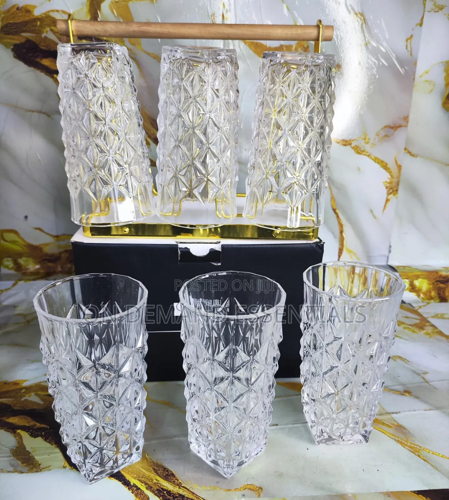 Glass 
Diamond Pattern 
Heavy Gauge