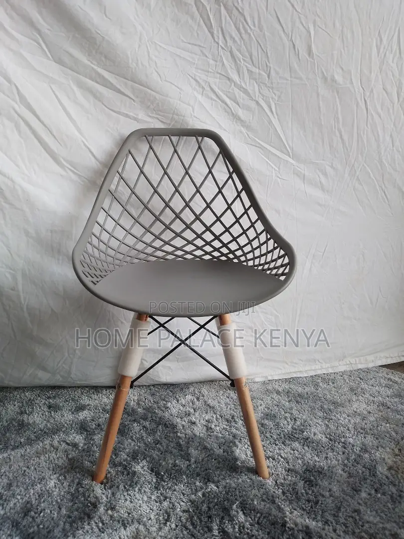 Eames Chair; Modern Nordic Plastic Dine Chair With Breathable Backrest