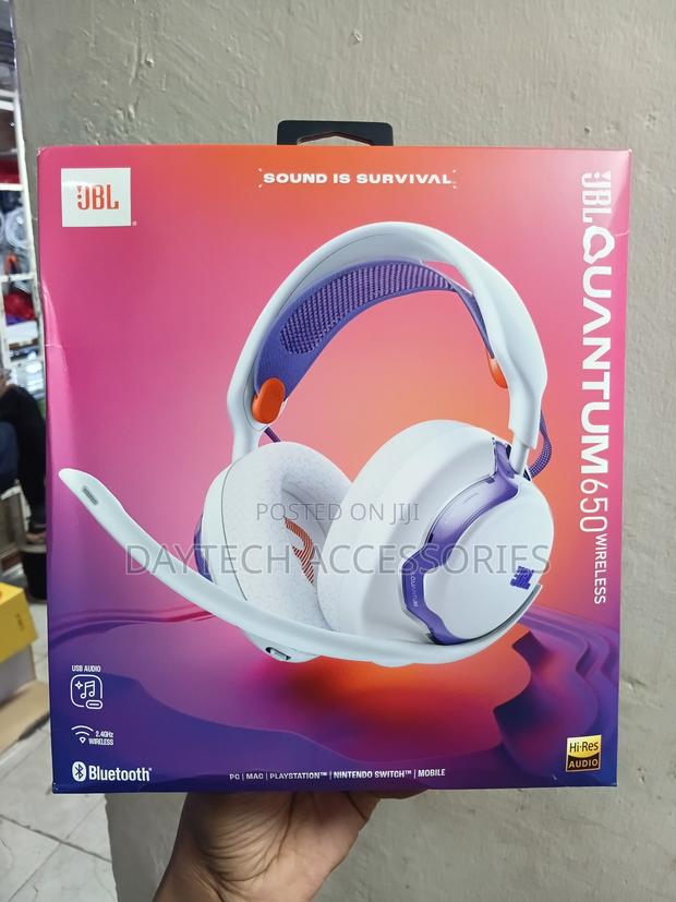 This Is a JBL Quantum 650 Wireless Gaming Headset - Black - thumbnail 2