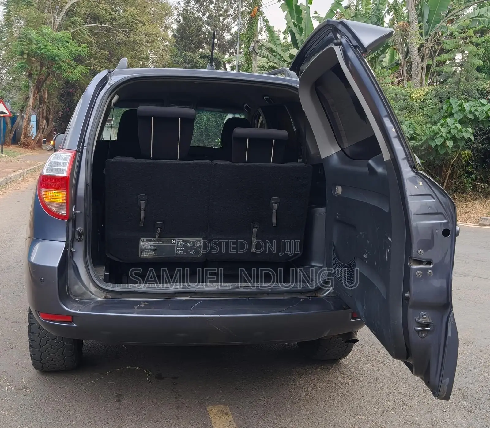 Toyota Vanguard 2011 Gray