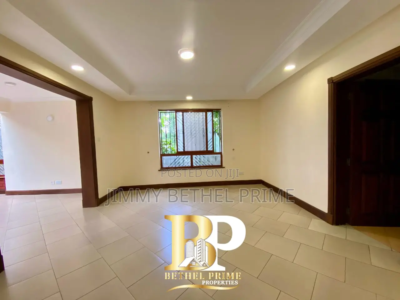 Furnished 3bdrm Apartment in Parklands/Highridge for sale
