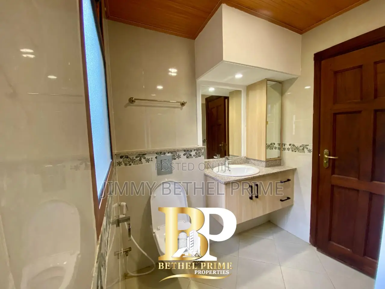 Furnished 3bdrm Apartment in Parklands/Highridge for sale