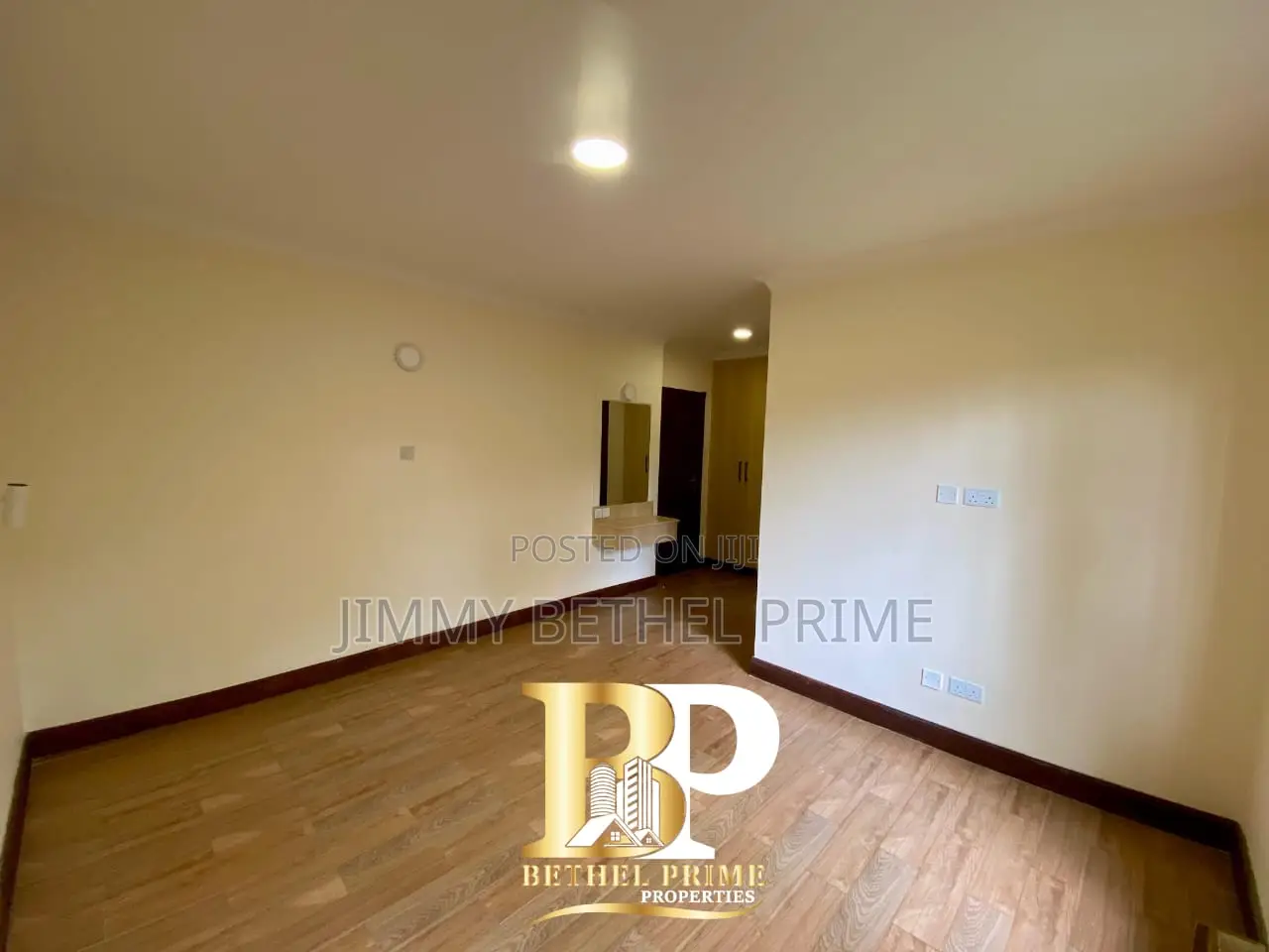 Furnished 3bdrm Apartment in Parklands/Highridge for sale