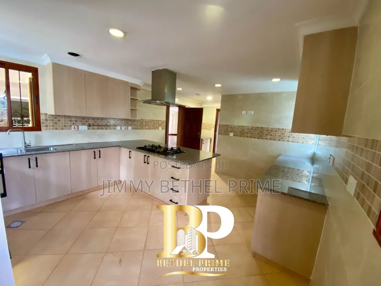 Furnished 3bdrm Apartment in Parklands/Highridge for sale