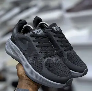Nike Airmax Zoom Cushioned Sole Size 40-45