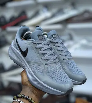 Nike Airmax Zoom Cushioned Sole Size 40-45