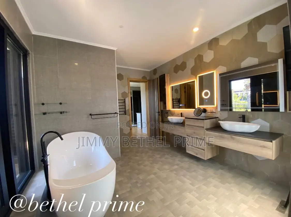 4bdrm Villa in Muthangari for sale