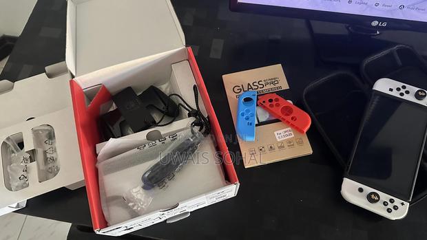 Nintendo Switch Oled - thumbnail 5
