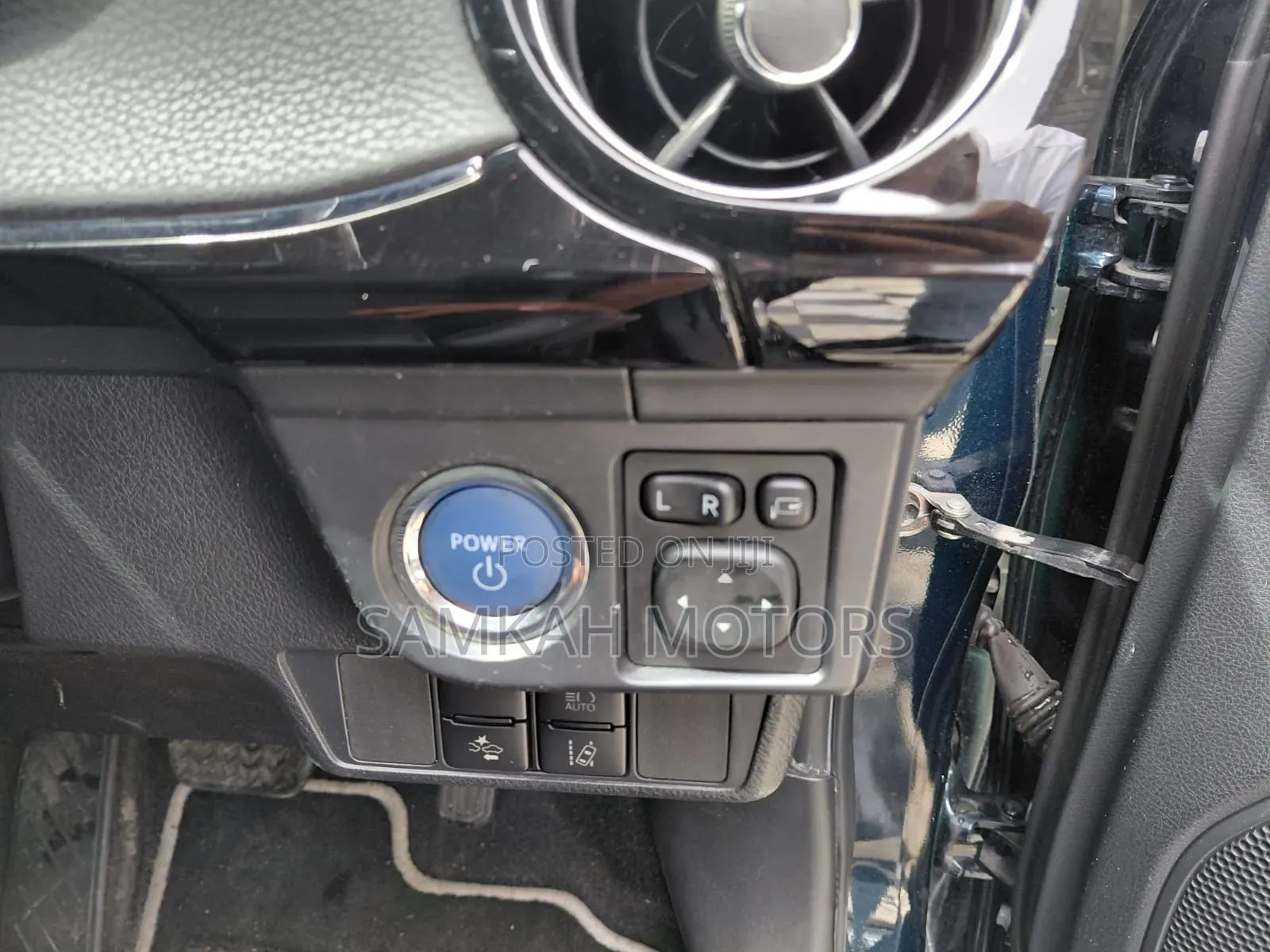 Toyota Corolla Fielder 2020 Blue
