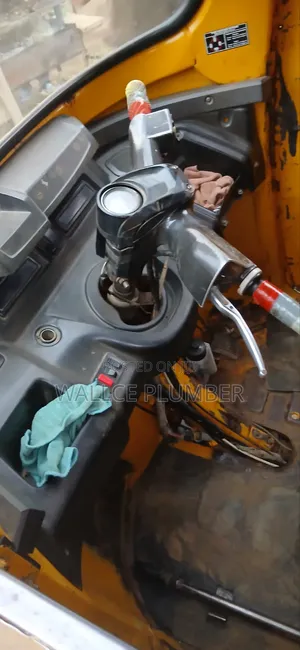 TVS King Cargo 2019 Yellow