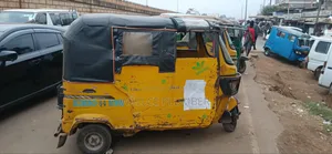 TVS King Cargo 2019 Yellow