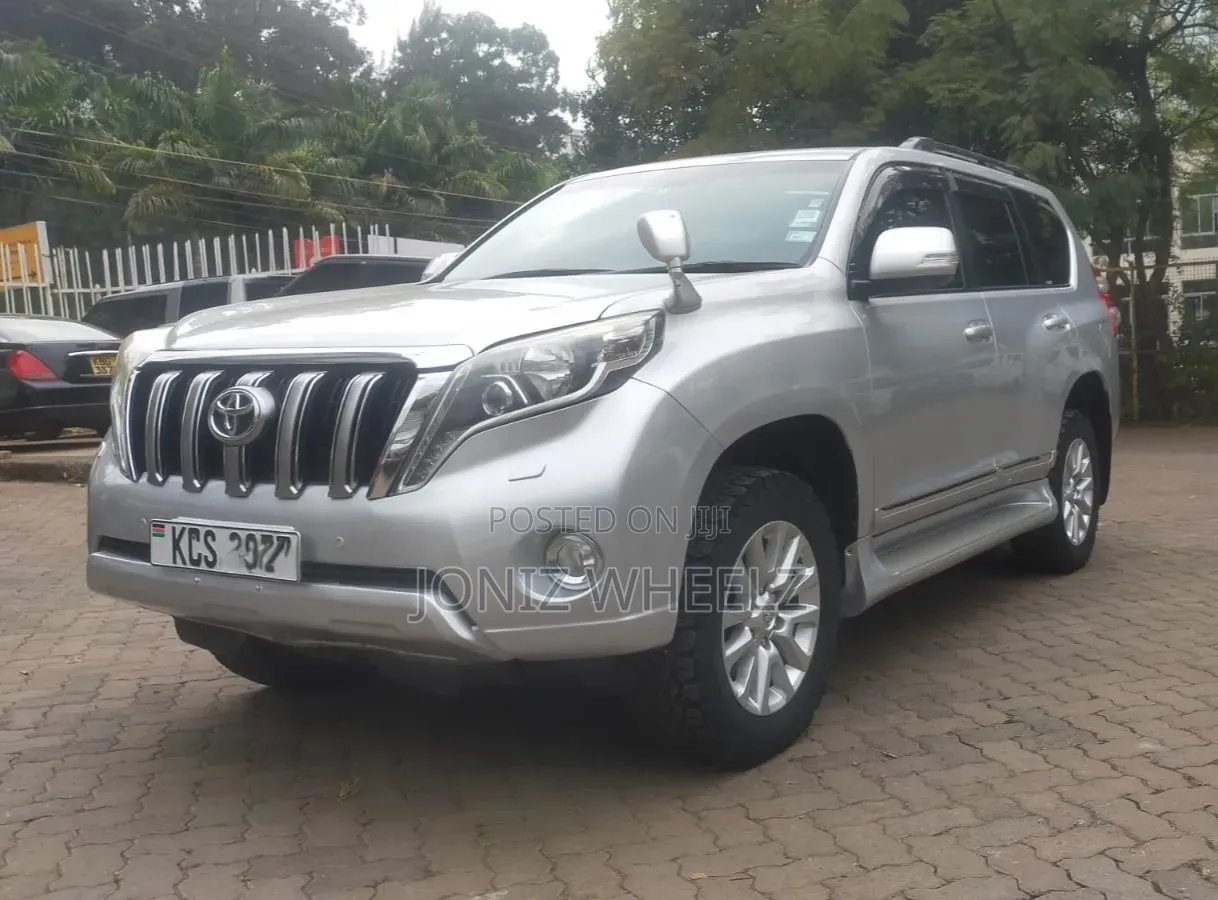 Toyota Land Cruiser Prado 2011 Silver
