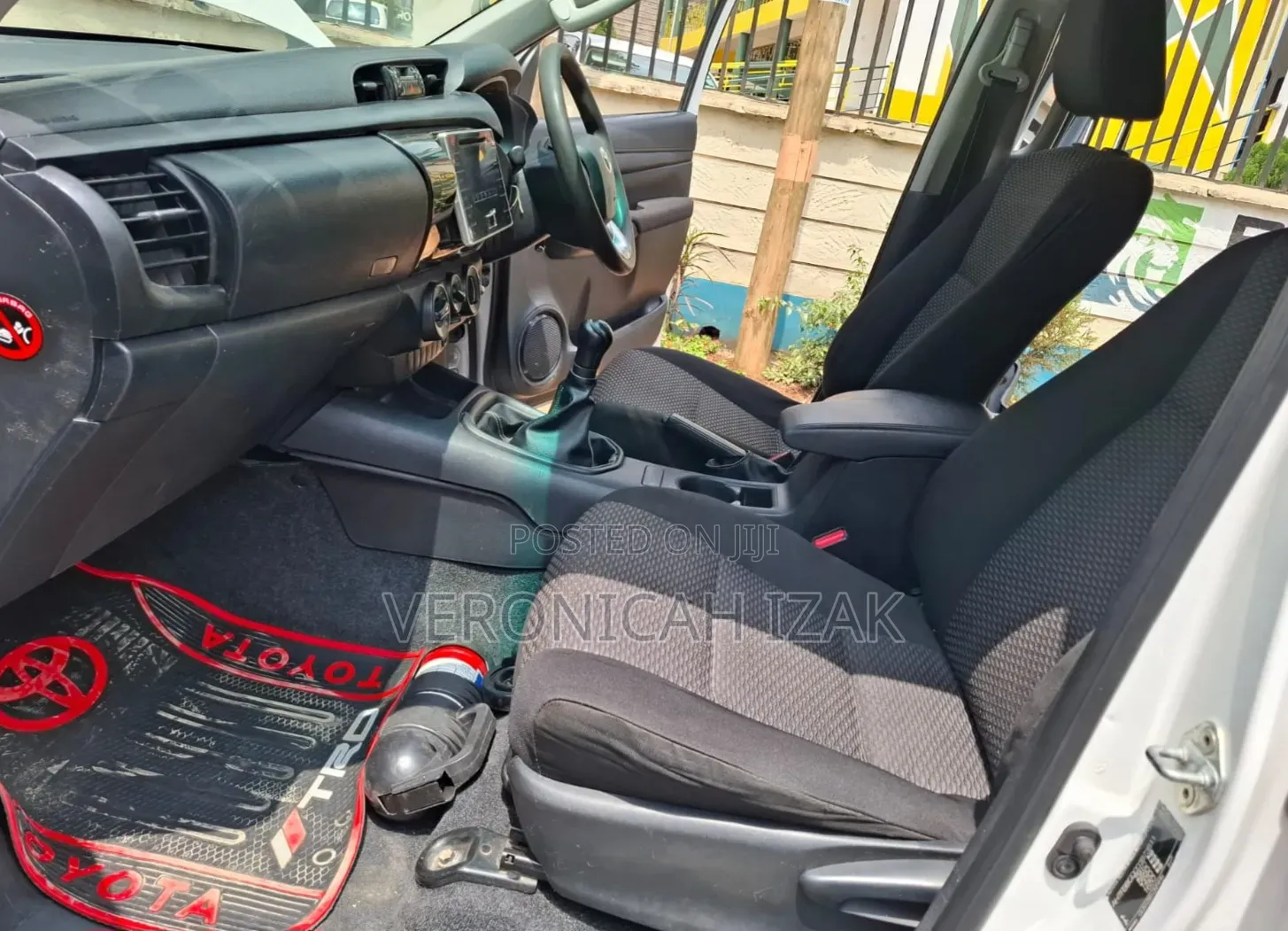 Toyota Hilux 2018 White
