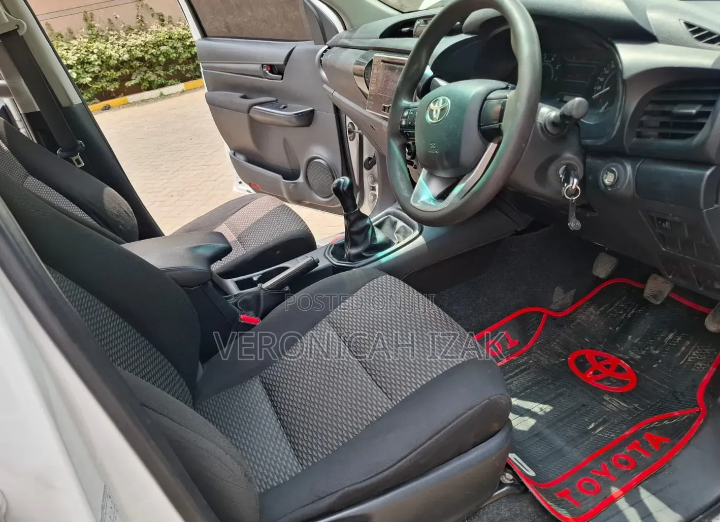 Toyota Hilux 2018 White
