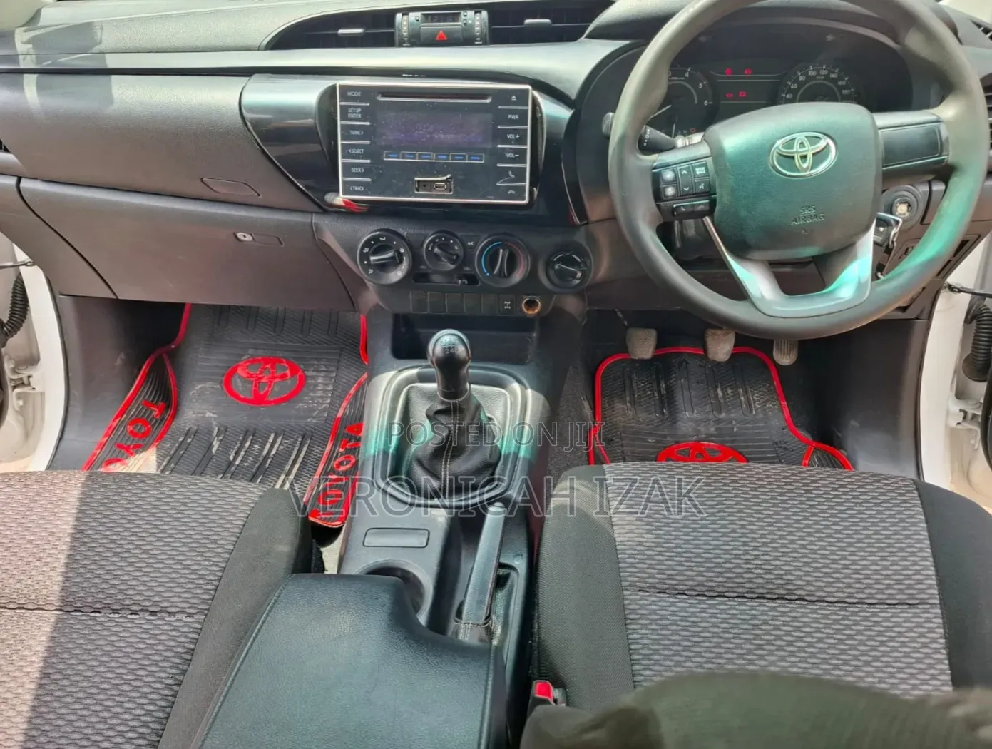 Toyota Hilux 2018 White