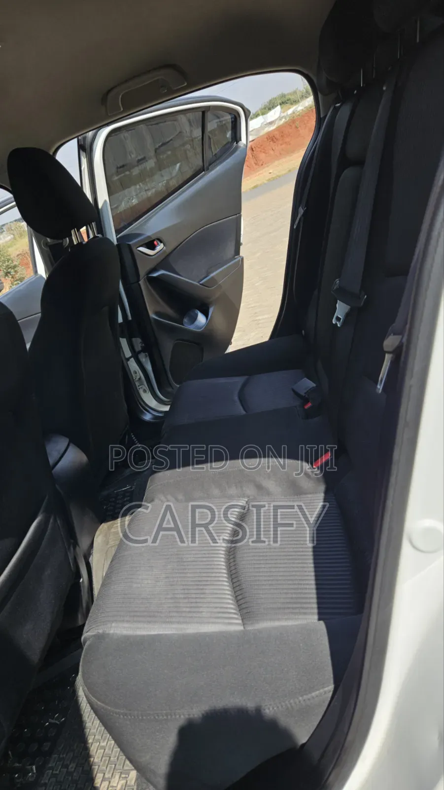 Mazda Axela SV Premium 2014 White
