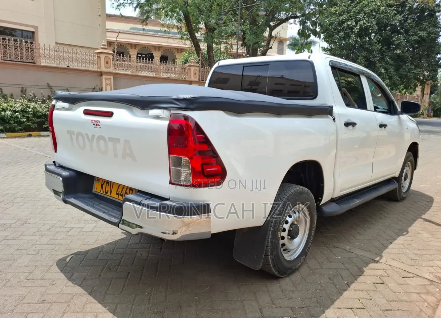 Toyota Hilux 2018 White