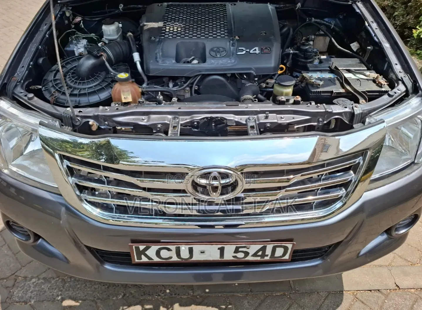 Toyota Hilux 2013 Gray