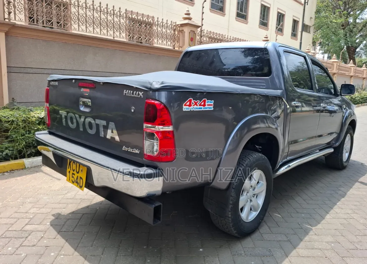 Toyota Hilux 2013 Gray