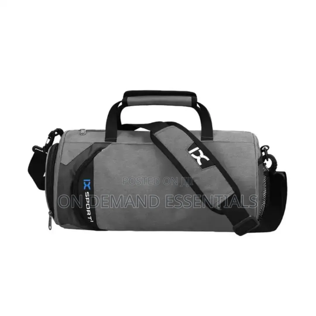 Sports Duffle/Gym Bag Has Shoe Compartment Strong Zippers