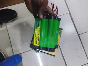 SolarMax 300W Power Inverter