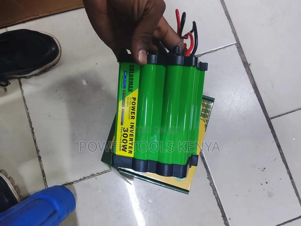 SolarMax 300W Power Inverter