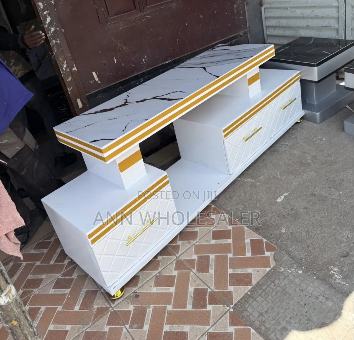 New Modern TV Stand