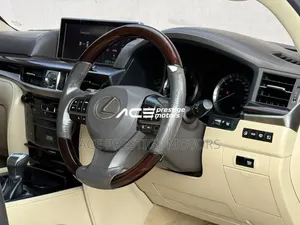 Lexus LX 570 AWD 2017