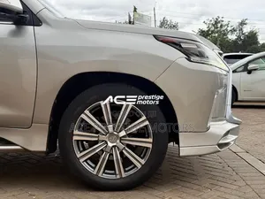 Lexus LX 570 AWD 2017