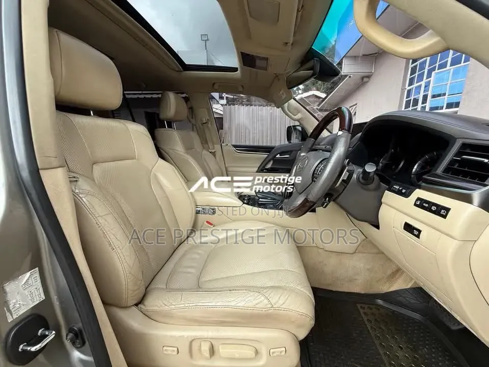 Lexus LX 570 AWD 2017