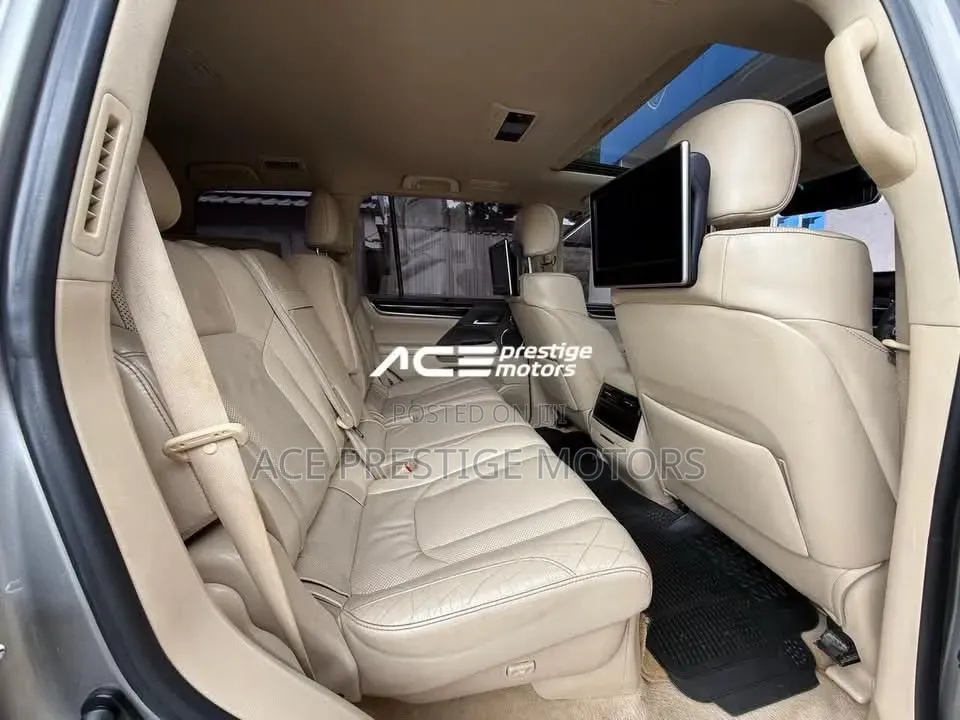Lexus LX 570 AWD 2017