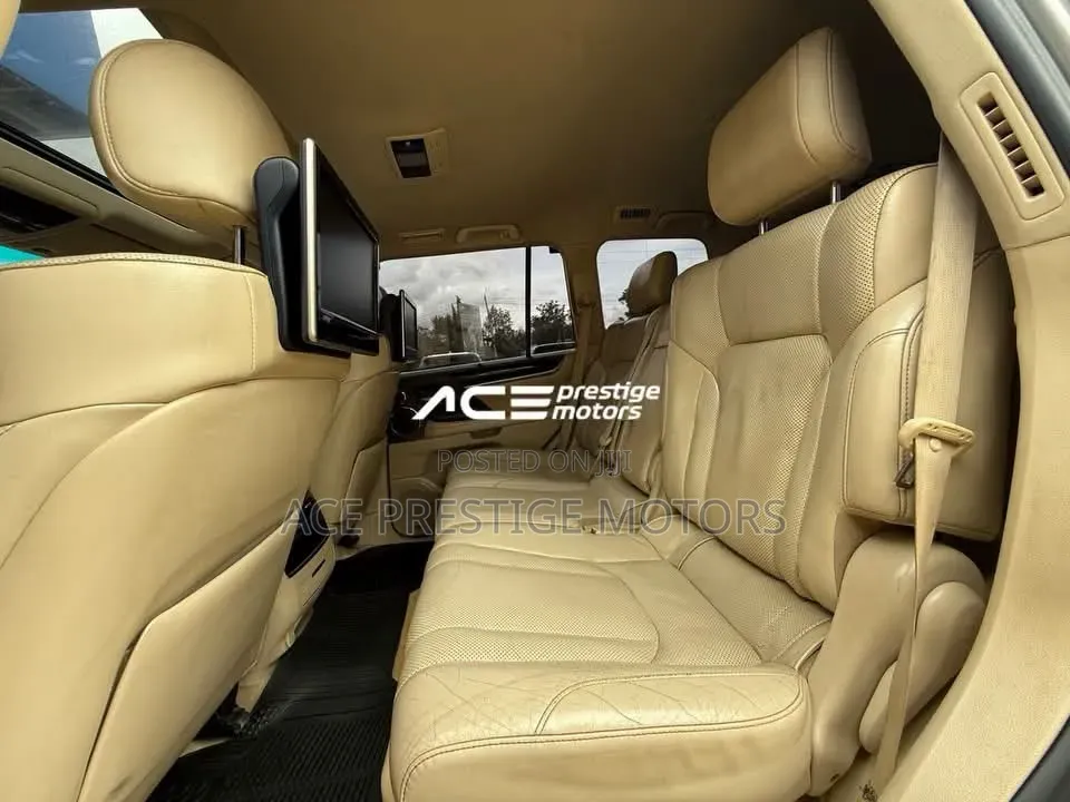 Lexus LX 570 AWD 2017