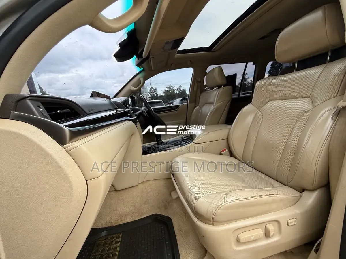 Lexus LX 570 AWD 2017