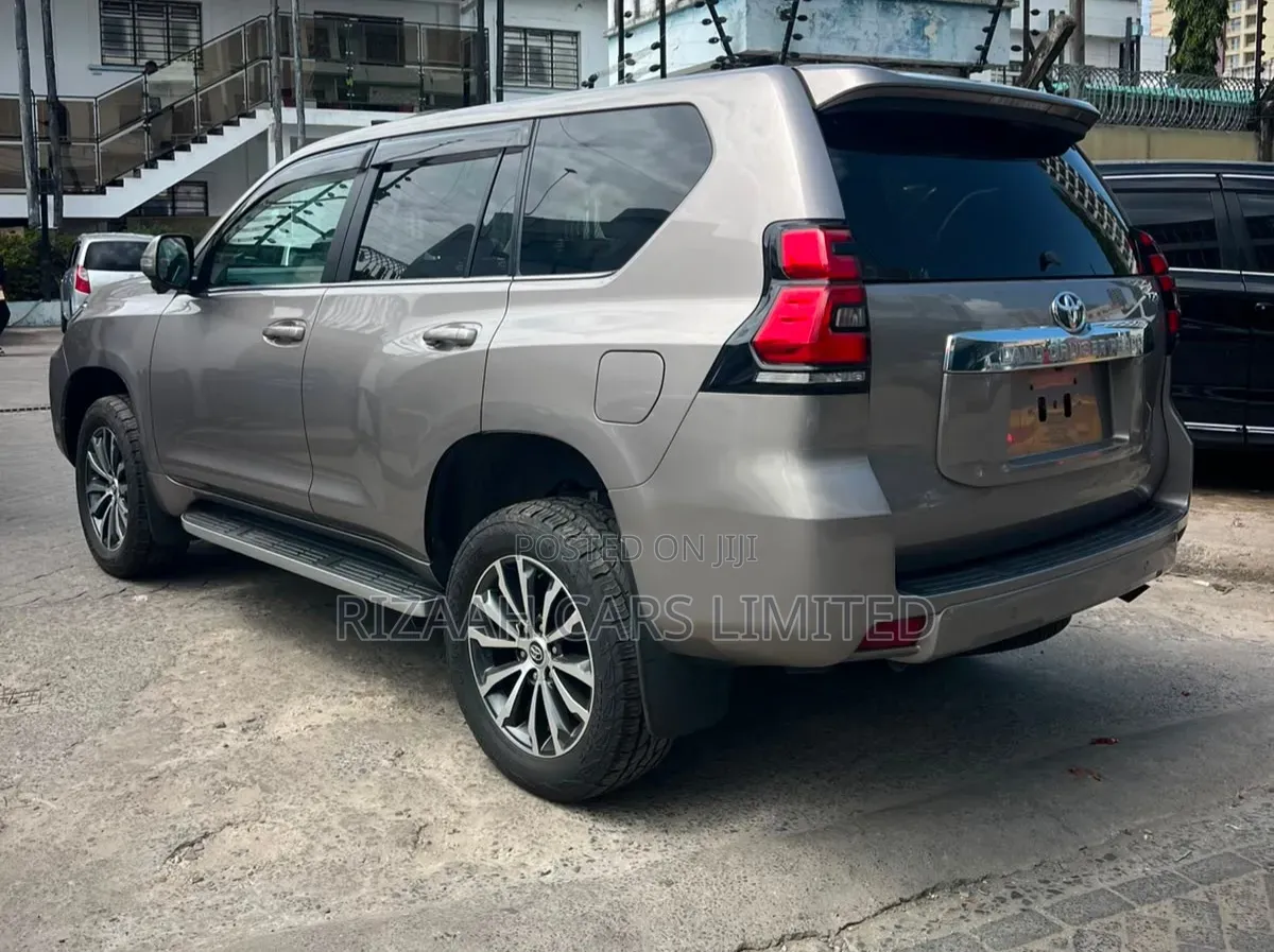Toyota Land Cruiser Prado 2021