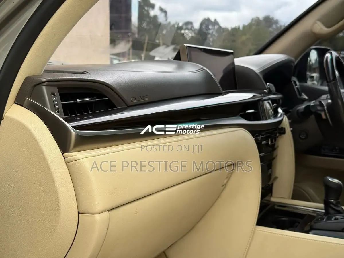 Lexus LX 570 AWD 2017