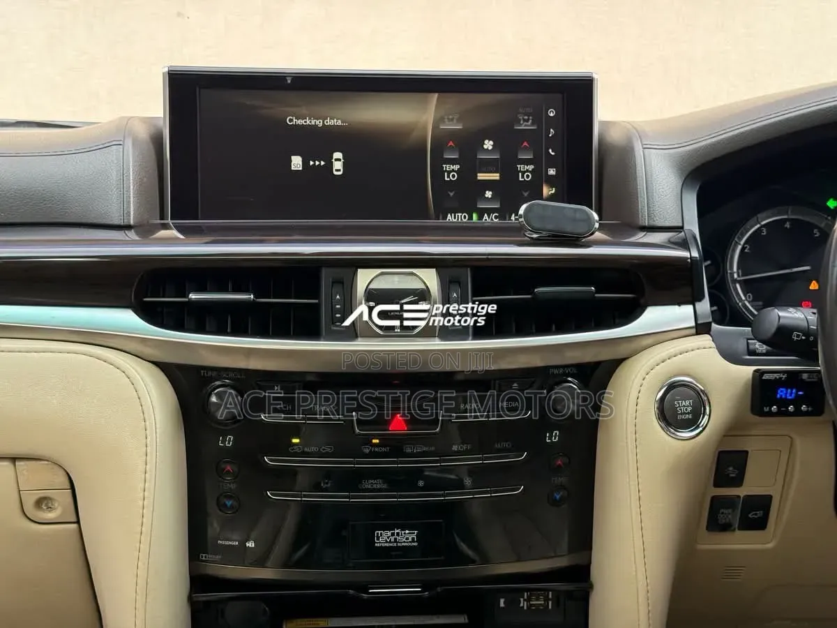 Lexus LX 570 AWD 2017