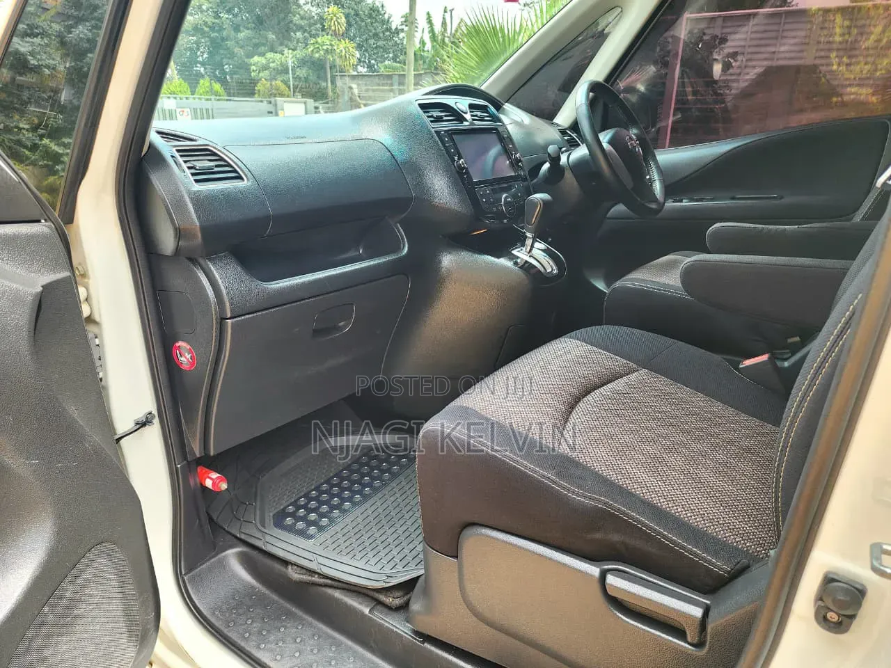 Nissan Serena 2016 White